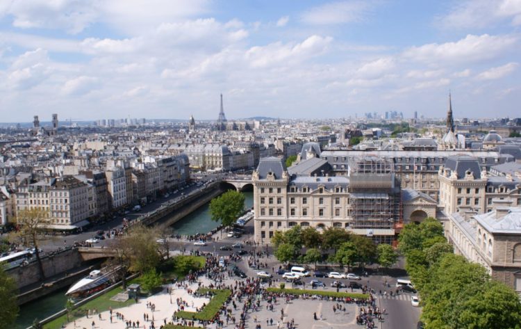 como hacer un viaje organizado a París